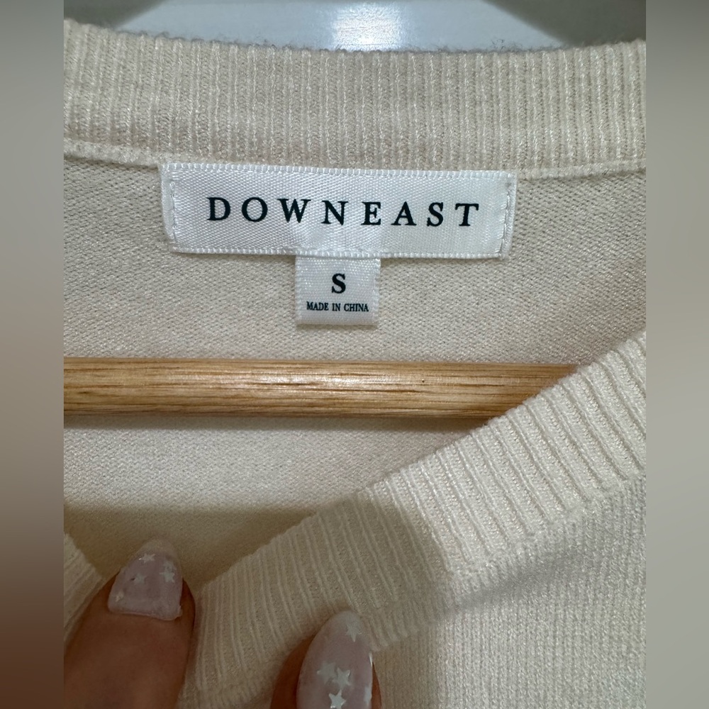 DownEast Cream Knit Embroidered Lemon 🍋 Top - Picture 2 of 6